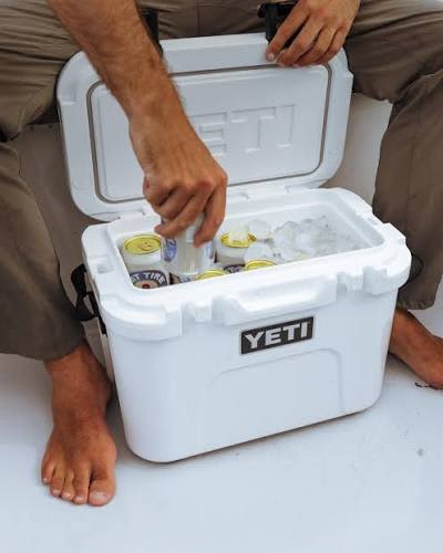 Yeti Roadie 15 Cool Box - Image 10